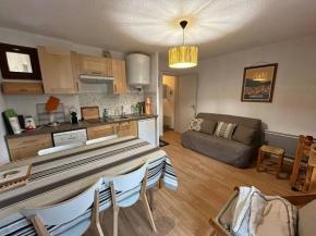 Appartement 2 pièces au calme avec terrasse aux Angles - FR-1-593-110 Les Angles